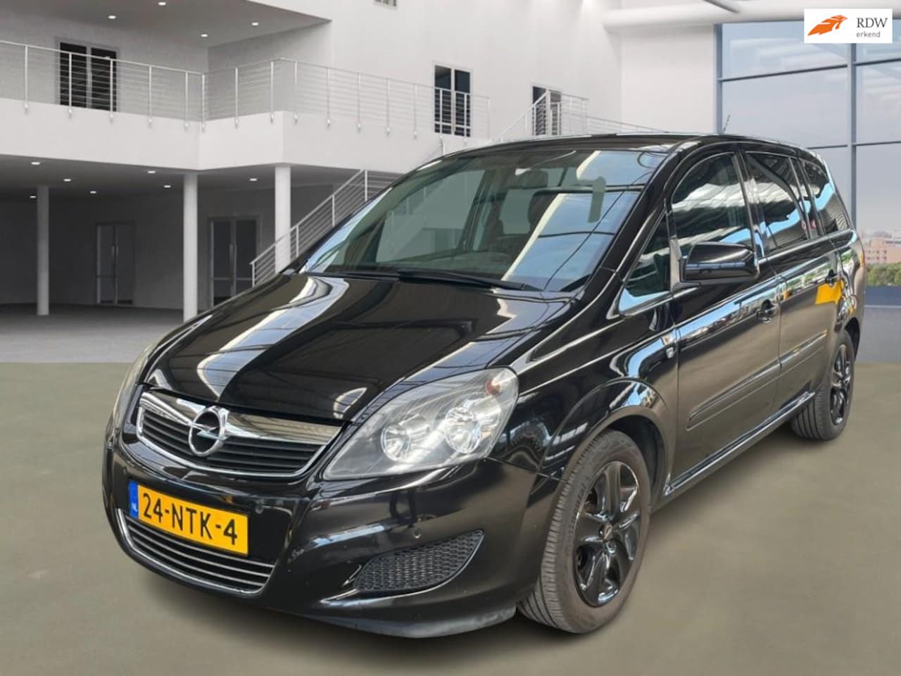 Opel Zafira - 1.8 Cosmo 7p. NAVI PSENSOR CRUISE 2 X SLEUTELS - AutoWereld.nl