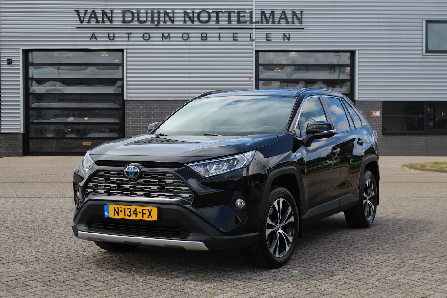 Toyota RAV4 - 2.5 Hybrid Business Plus / Carplay / Stuur/stoelverwarming / 18" - AutoWereld.nl