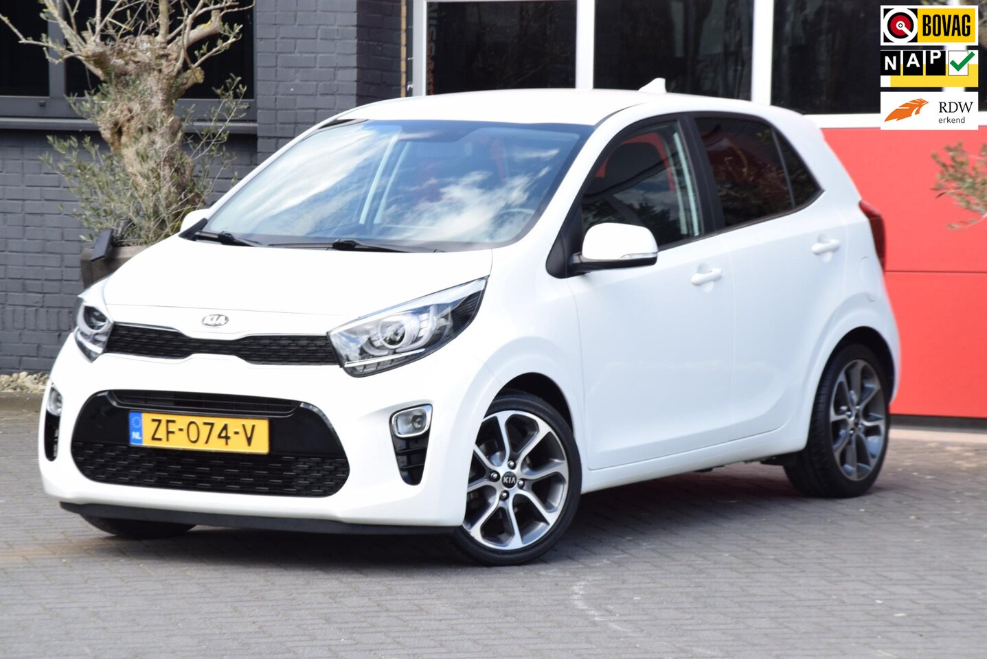 Kia Picanto - 1.0 CVVT Design Edition 2019 Navigator Navigatie 5 Deur Airco Cruise control Carplay - AutoWereld.nl