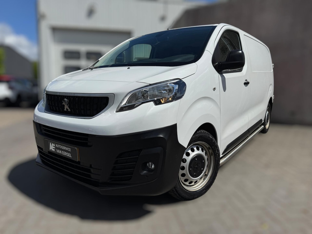 Peugeot Expert - 2.0 BlueHDI 120 Standard Premium TREKHAAK / PDC V+A / CAMERA / NAVI / CARPLAY / SIDEBARS / - AutoWereld.nl