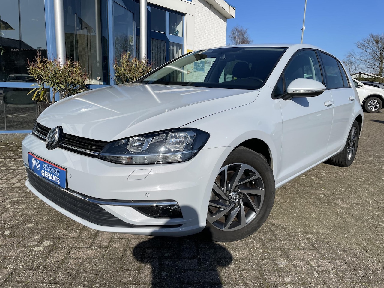 Volkswagen Golf - 1.5 TSI Highline 150 PK | Virtual Cockpit, Parkeersensoren V+A, Apple CarPlay/Android Auto - AutoWereld.nl