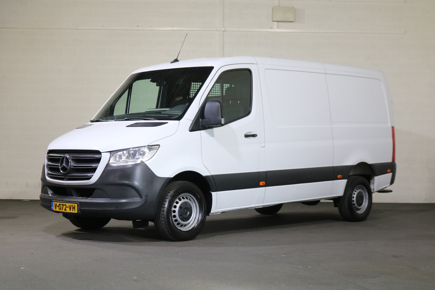 Mercedes-Benz Sprinter - 314 CDI L2 H1 Automaat Airco Camera 2.8T Trekhaak - AutoWereld.nl