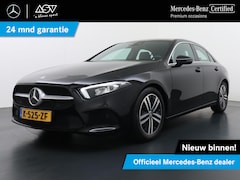 Mercedes-Benz A-klasse - 180 Luxury Business Solution | Trekhaak Wegklapbaar | Stoelverwarming Voor | Sfeerverlicht