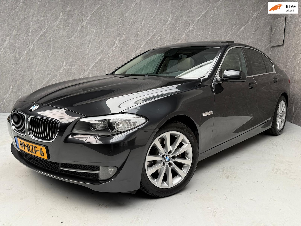 BMW 5-serie - 523i High Executive / AUT / NAP / Netjes / APK - AutoWereld.nl