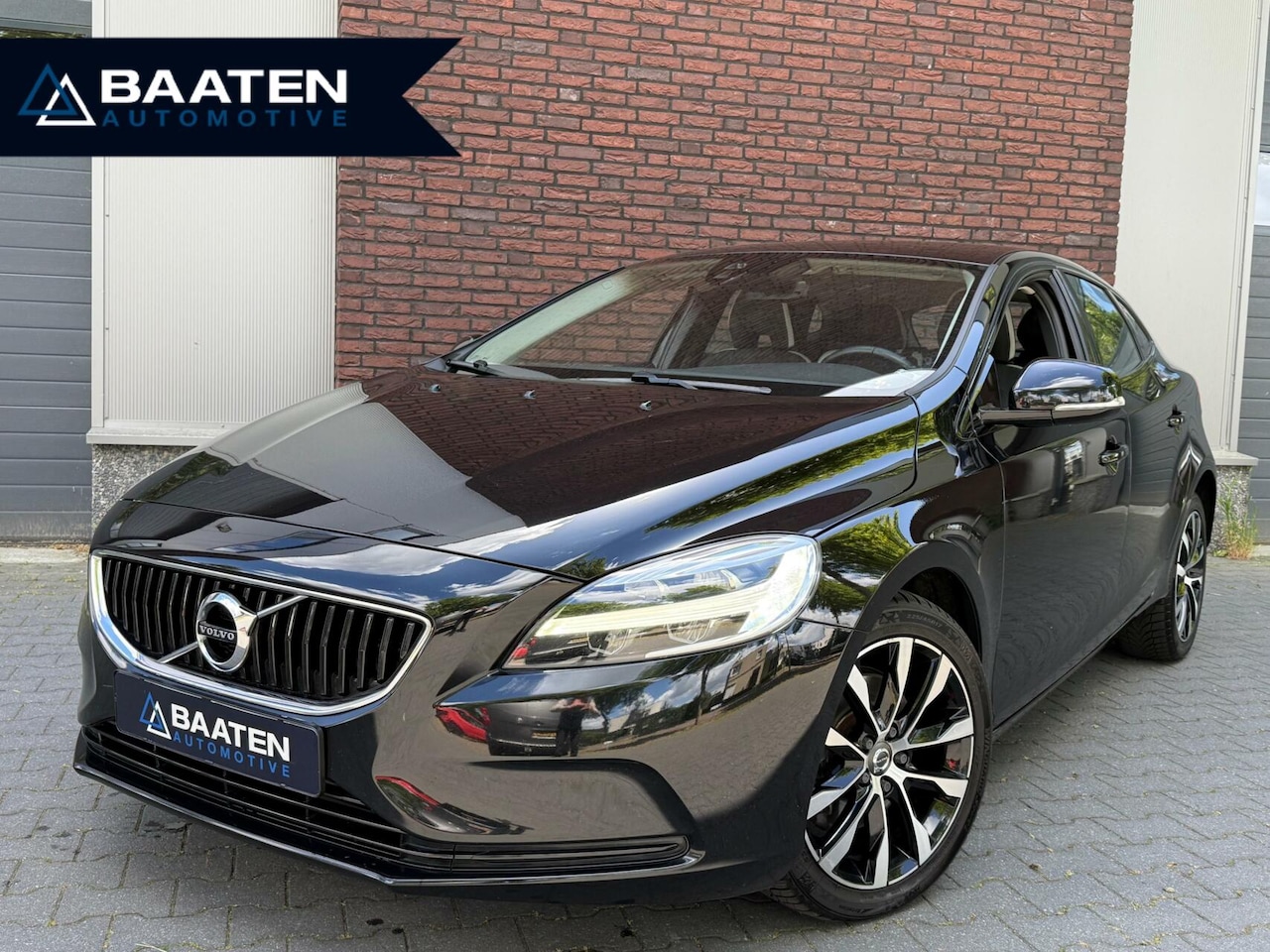 Volvo V40 - 2.0 T2 |R-design Dif|Polestar|Digitaal|LED|Navi|Cruise - AutoWereld.nl