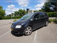 Volkswagen Touran - 2.0-16V FSI Highline 7 pers