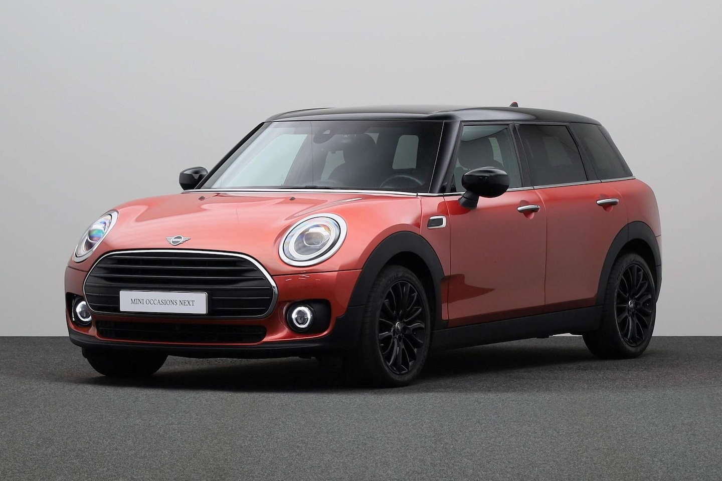 MINI Clubman - 1.5 Cooper Chili | Buitenspiegels elektrisch inklapbaar | Comfort Access | Extra getint gl - AutoWereld.nl
