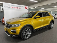 Volkswagen T-Roc - 1.5 TSI Style Business / NL-auto, Cruise control, NAvi, Airco, Afneembare trekhaak