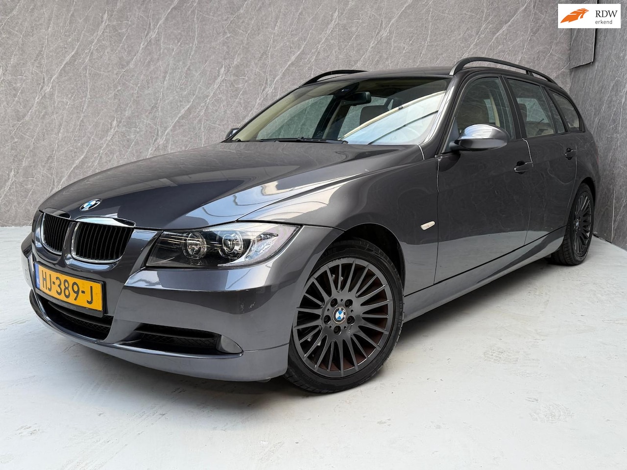 BMW 3-serie Touring - 320i High Executive / AUT / Beurt - AutoWereld.nl