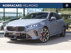 BMW 1-serie - 120 M Sport Automaat / Sportstoelen / Adaptieve LED / M Adaptief onderstel / Comfort Acces