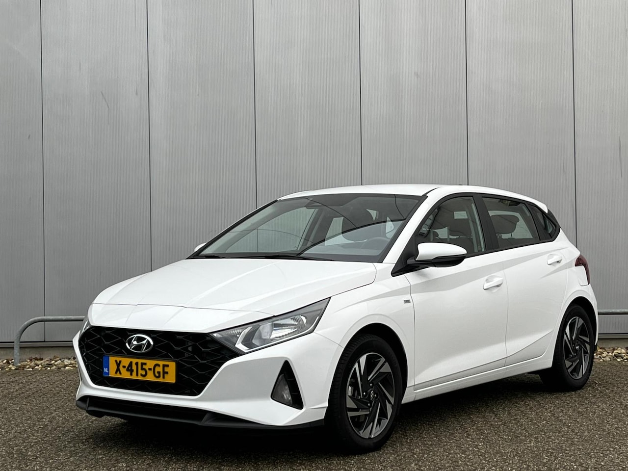 Hyundai i20 - 1.0 T-GDI 100PK Automaat Comfort | Parkeercamera | Navigatie via App - AutoWereld.nl