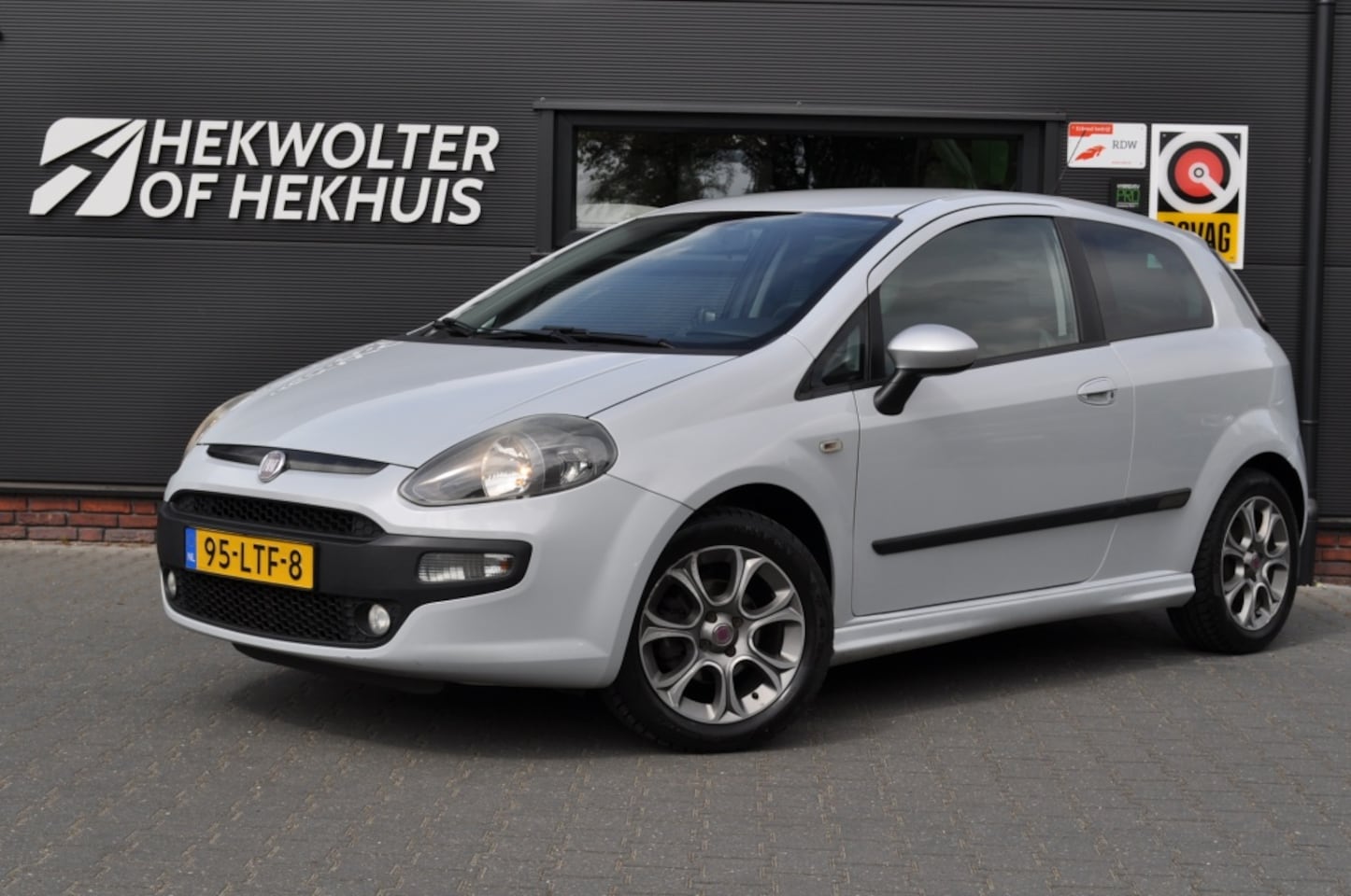 Fiat Punto Evo - 1.4 Racing | Airco | Climate | Centraal | NAP - AutoWereld.nl