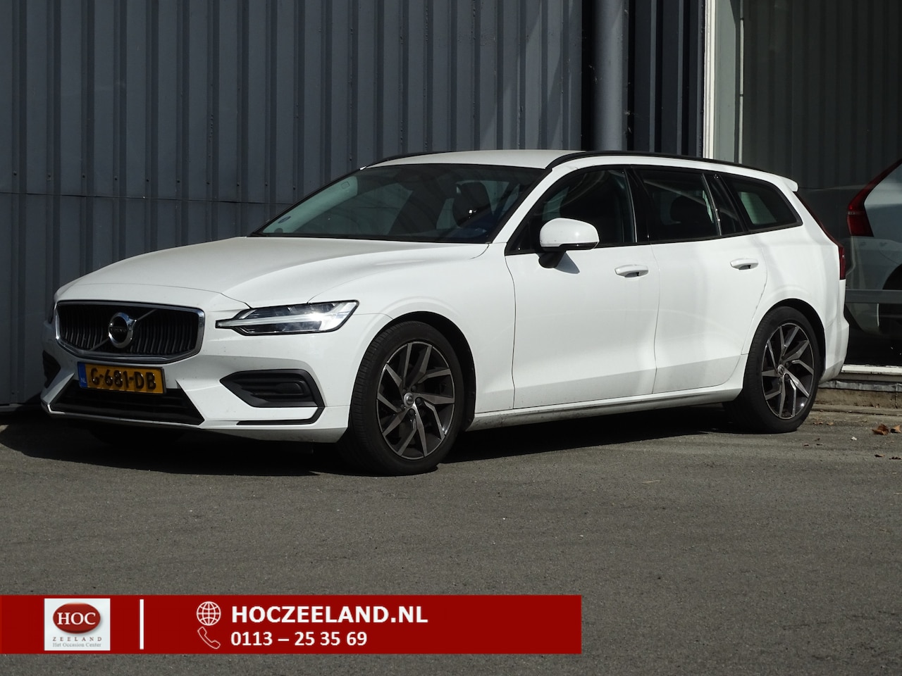 Volvo V60 - 2.0 T4 Automaat Business Pack Connect | Apple Carplay/Android Auto - AutoWereld.nl