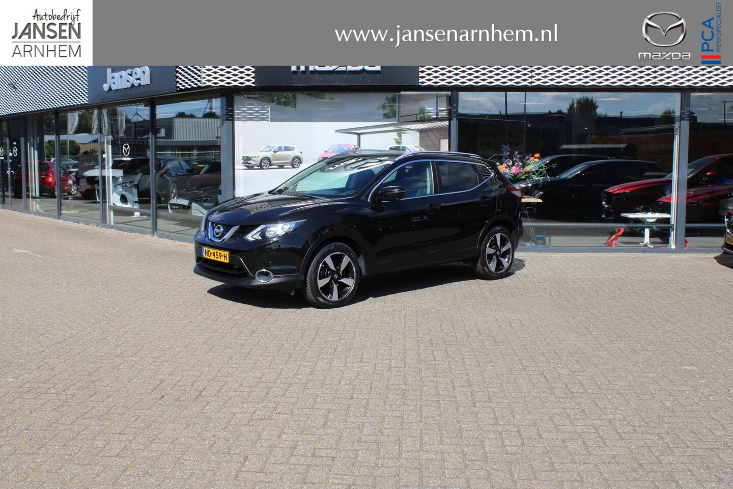 Nissan Qashqai - 1.2 N-Connecta 1.2 N-Connecta , Trekhaak, Clima, Cruise, Pano. Dak, 360 Camera, Navi, All Season, LMV 18 - AutoWereld.nl