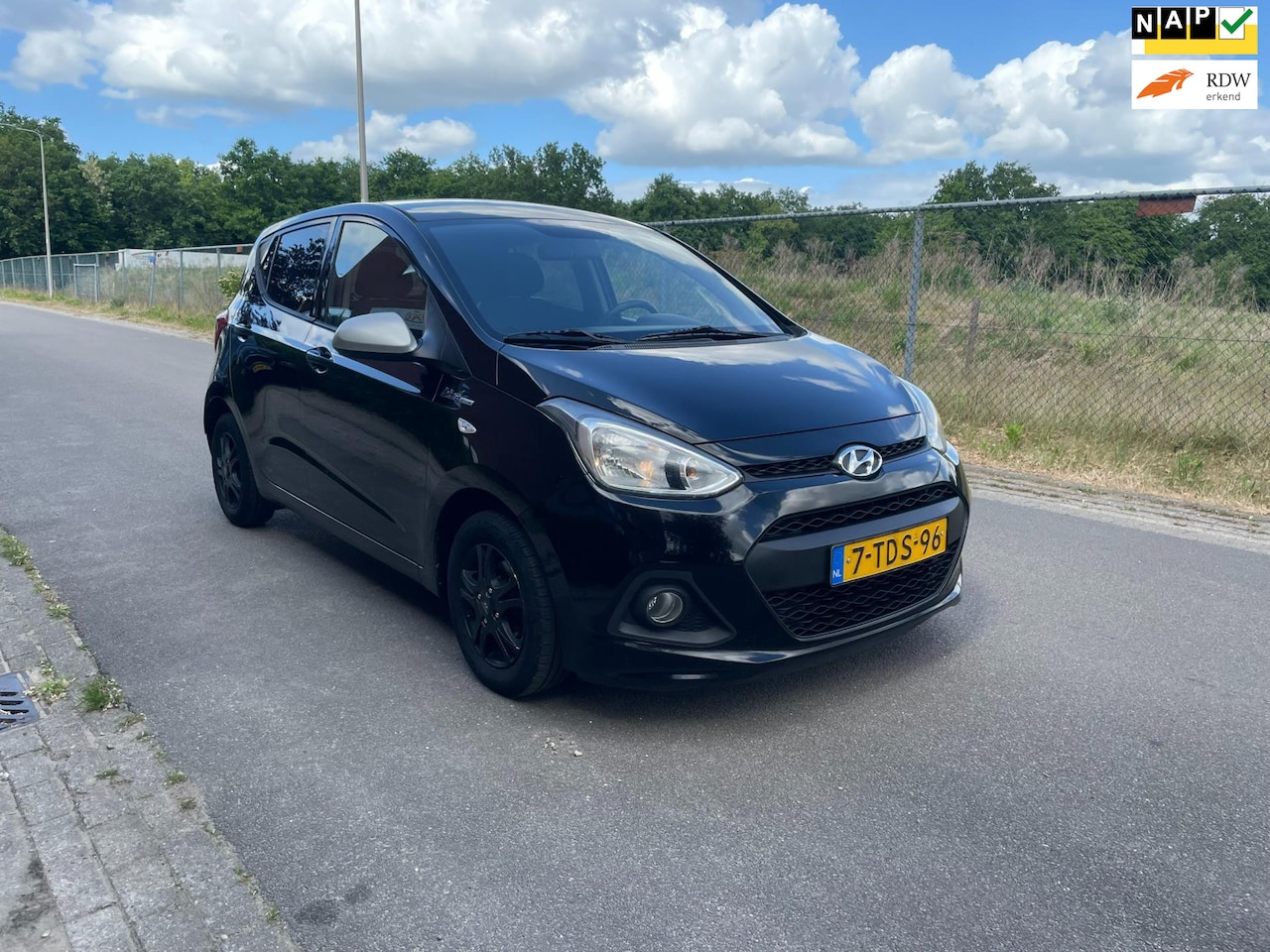 Hyundai i10 - 1.0i i-Motion [Zwart op zwart] - AutoWereld.nl