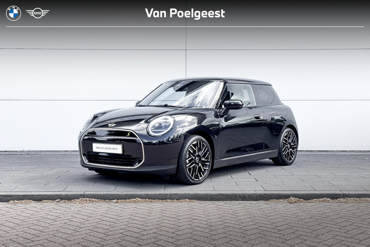 MINI Mini-Electric - Cooper SE Favoured Trim | Pakket M |  54.2 kWh - AutoWereld.nl