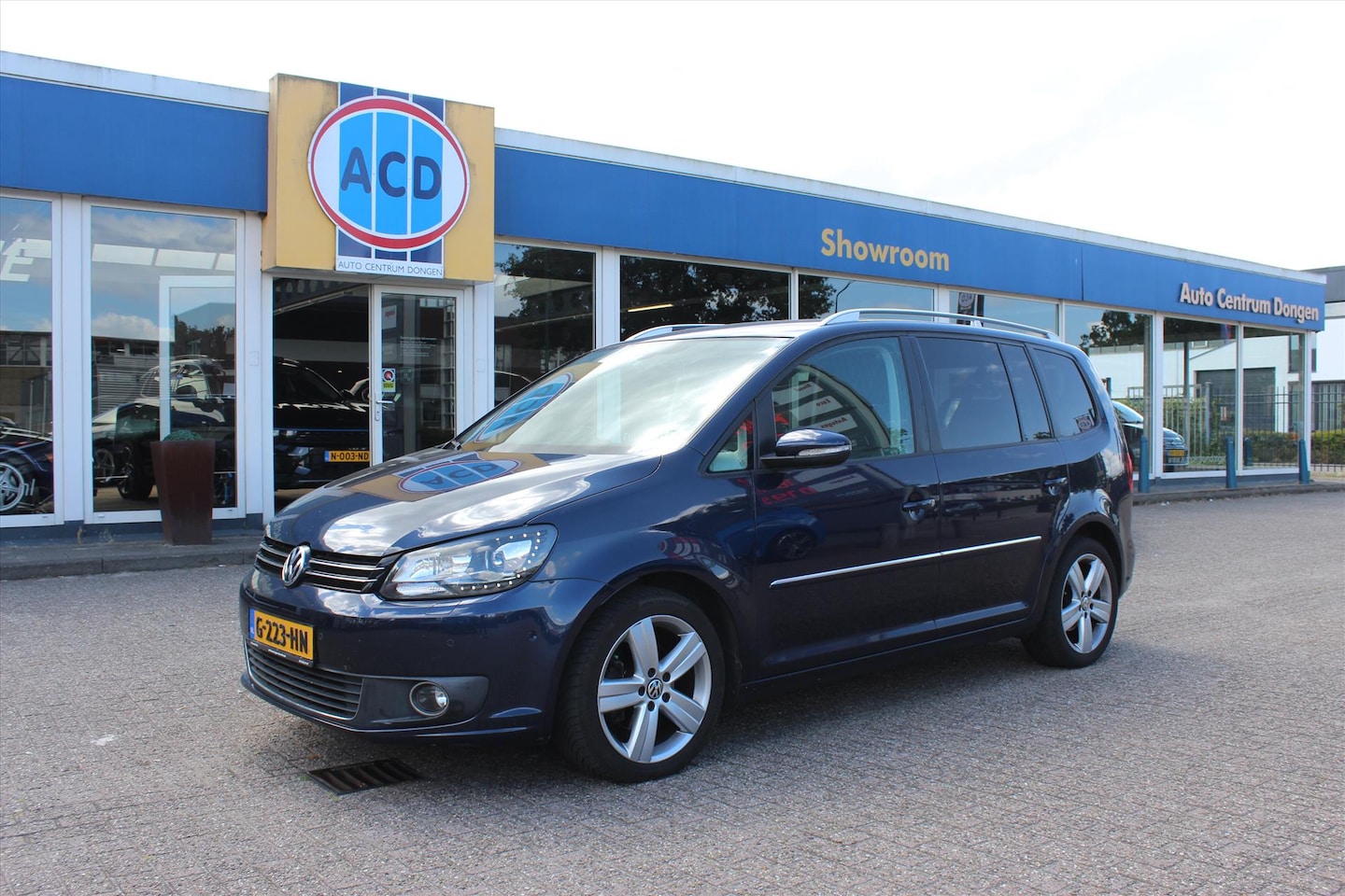 Volkswagen Touran - 1.4 TSI 140pk 7-DSG HighLine | Trekhaak | Carplay | DVD | Apk 05-2026 | - AutoWereld.nl