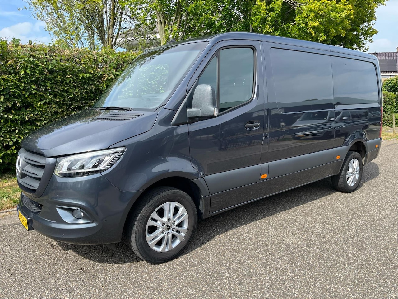 Mercedes-Benz Sprinter - 317 L2H1 Automaat RWD | LED | MBUX | Lichtmetalen wielen - AutoWereld.nl