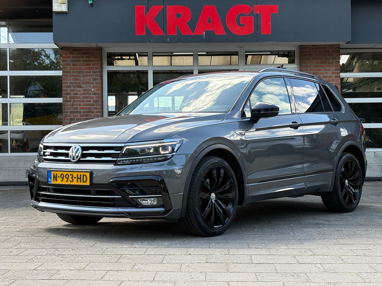 Volkswagen Tiguan - 1.5 TSI ACT Highline Business R 1.5 TSI ACT Highline Business R - AutoWereld.nl