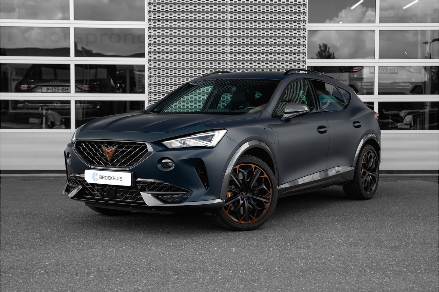 CUPRA Formentor - 1.4 e-Hybrid Performance VZ 245pk | Carplay | Navigatie | Camera | Elektr. klep - AutoWereld.nl
