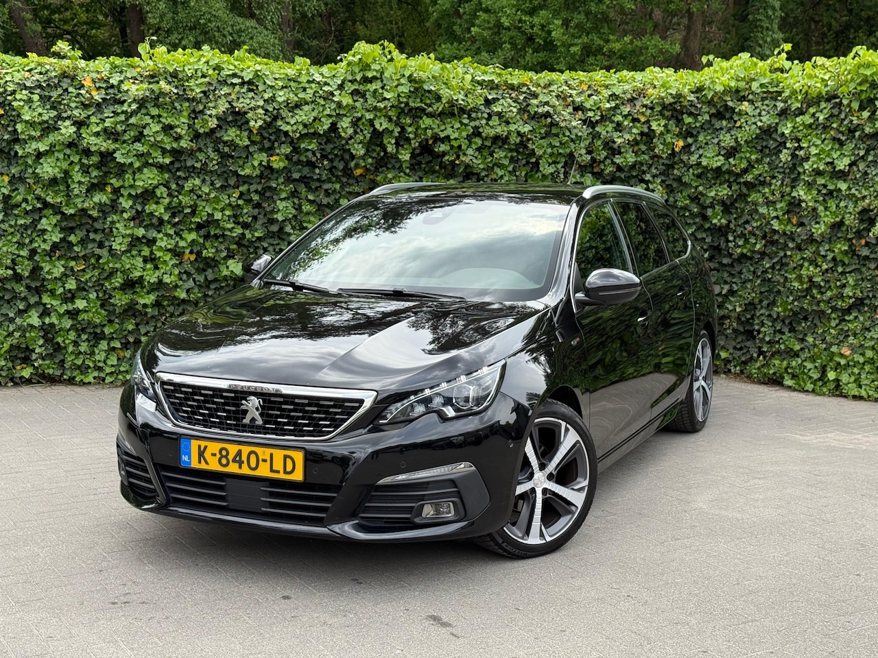 Peugeot 308 SW - 1.2 PureTech Blue Lease GT | Pano | 1e eigenaar - AutoWereld.nl
