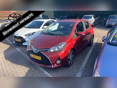 Toyota Yaris - 1.5 Hybrid Trend | Dealer onderhouden | 1e eigenaar | Navigatie | Camera |
