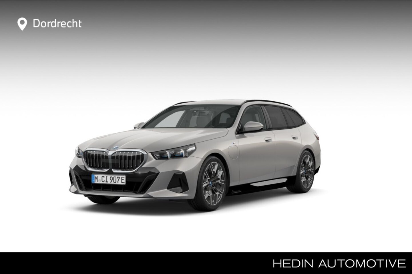 BMW 5-serie Touring - 530e | 20 Inch | M-Sportpakket | Travel Pack | Trekhaak - AutoWereld.nl
