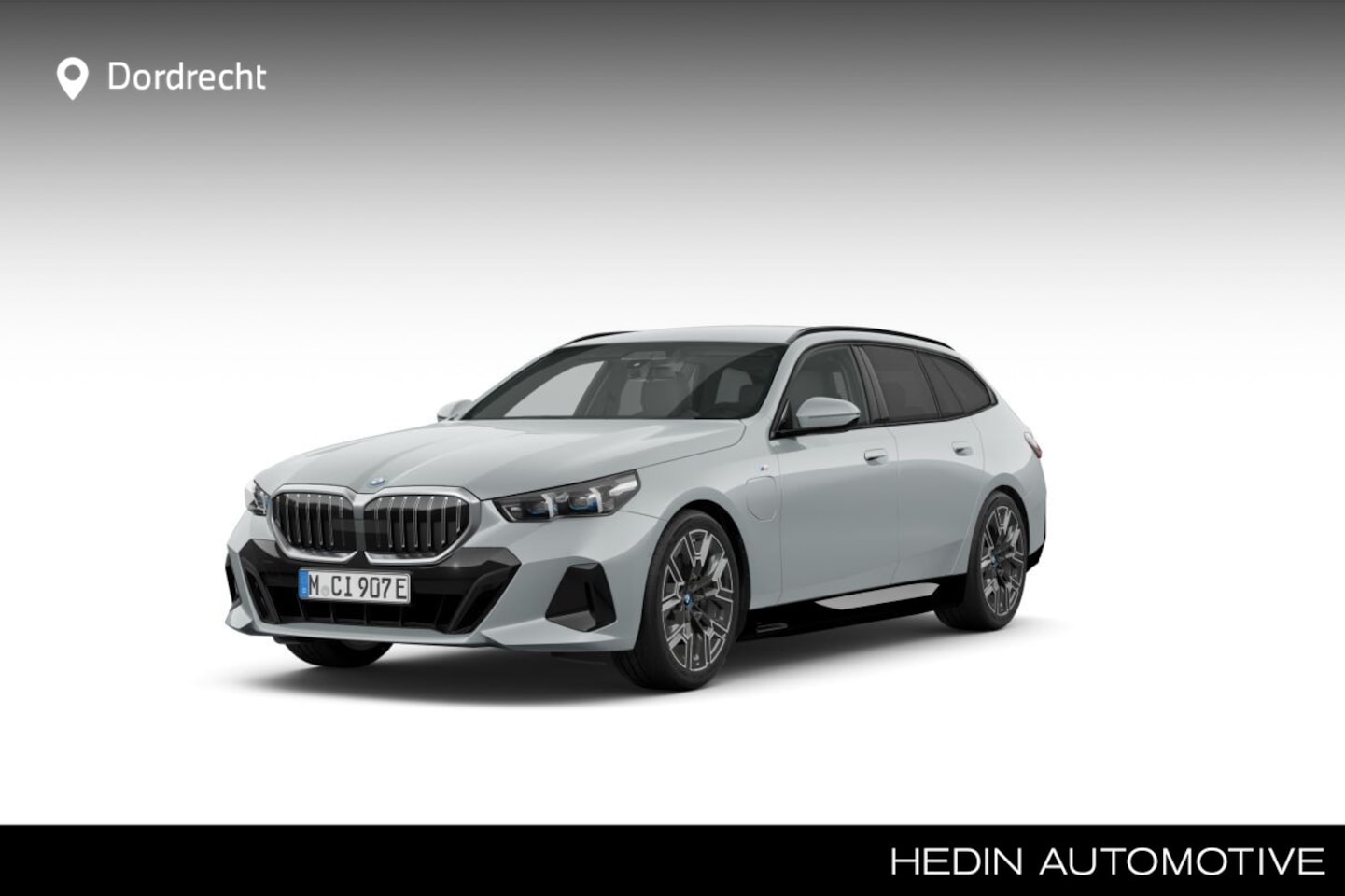BMW 5-serie Touring - 530e | 20 Inch | M-Sportpakket | Travel Pack | Trekhaak - AutoWereld.nl
