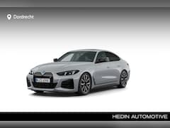 BMW i4 - M50 84 kWh | 19 Inch | M-Sportpakket Pro | Innovation Pack | Comfort Pack | Panoramadak