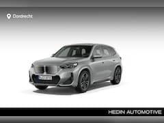 BMW iX1 - eDrive20 67 kWh | M-Sportpakket | Panoramadak | Premium Pack