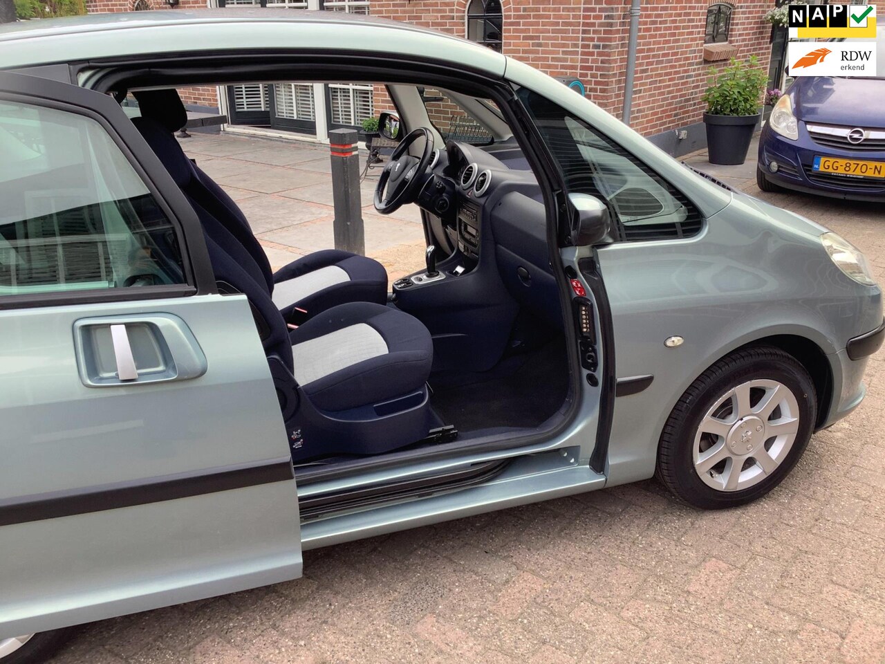 Peugeot 1007 - 1.6-16V Gentry automaat nieuwe apk tot5-2026 - AutoWereld.nl