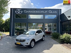 Volkswagen T-Roc - 1.5 TSI style 150 pk automaat camera - stuur-stoelverw