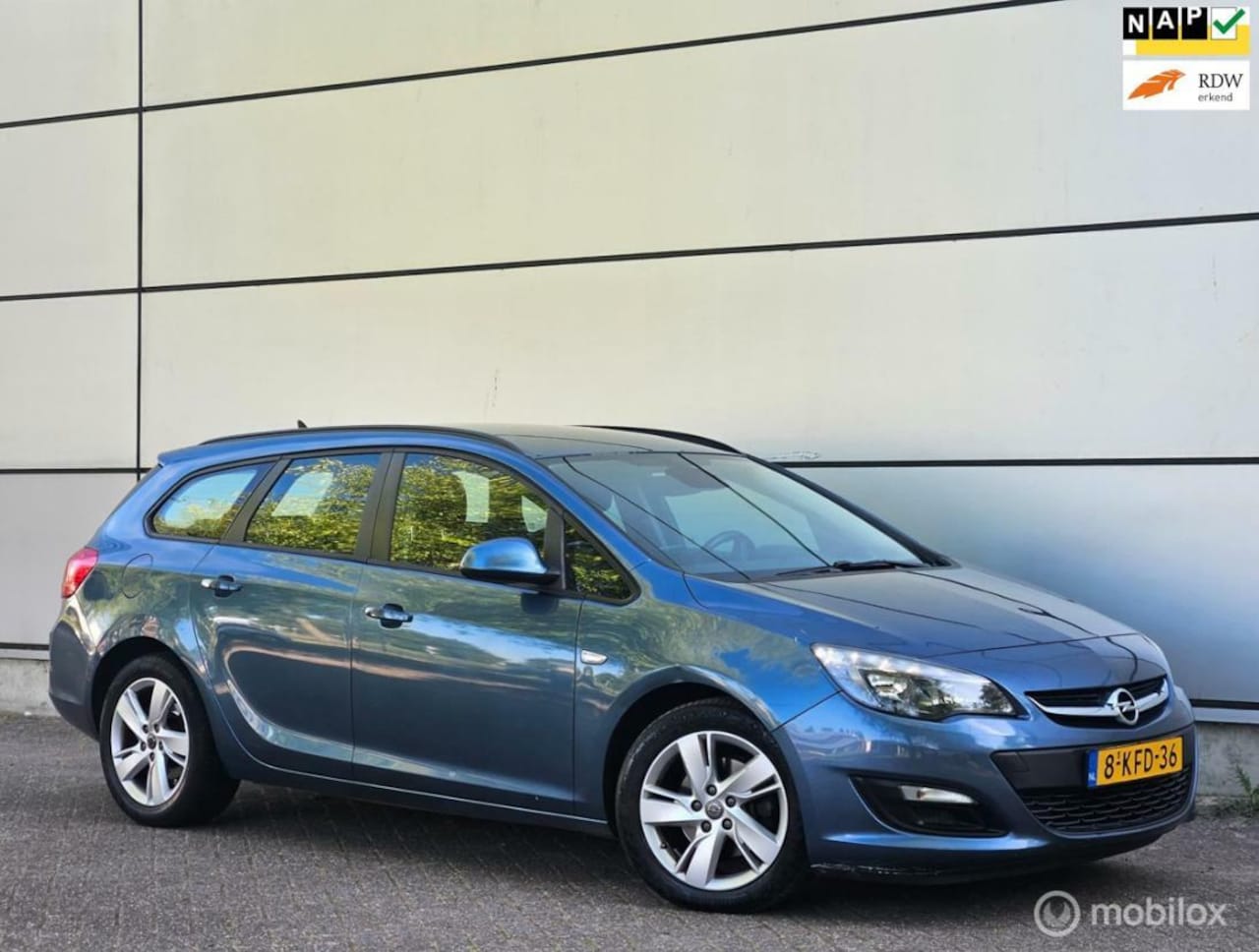 Opel Astra Sports Tourer - 1.7 CDTi S/S Business + - AutoWereld.nl