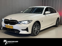 BMW 3-serie - 330e Sport Line 18"/Adaptieve cruise/Stuur + stoelverwarming/PDC v+a/Sportstoelen + memory