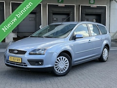 Ford Focus Wagon - 1.8-16V Ambiente Flexifuel NAVI PSENSOR CRU