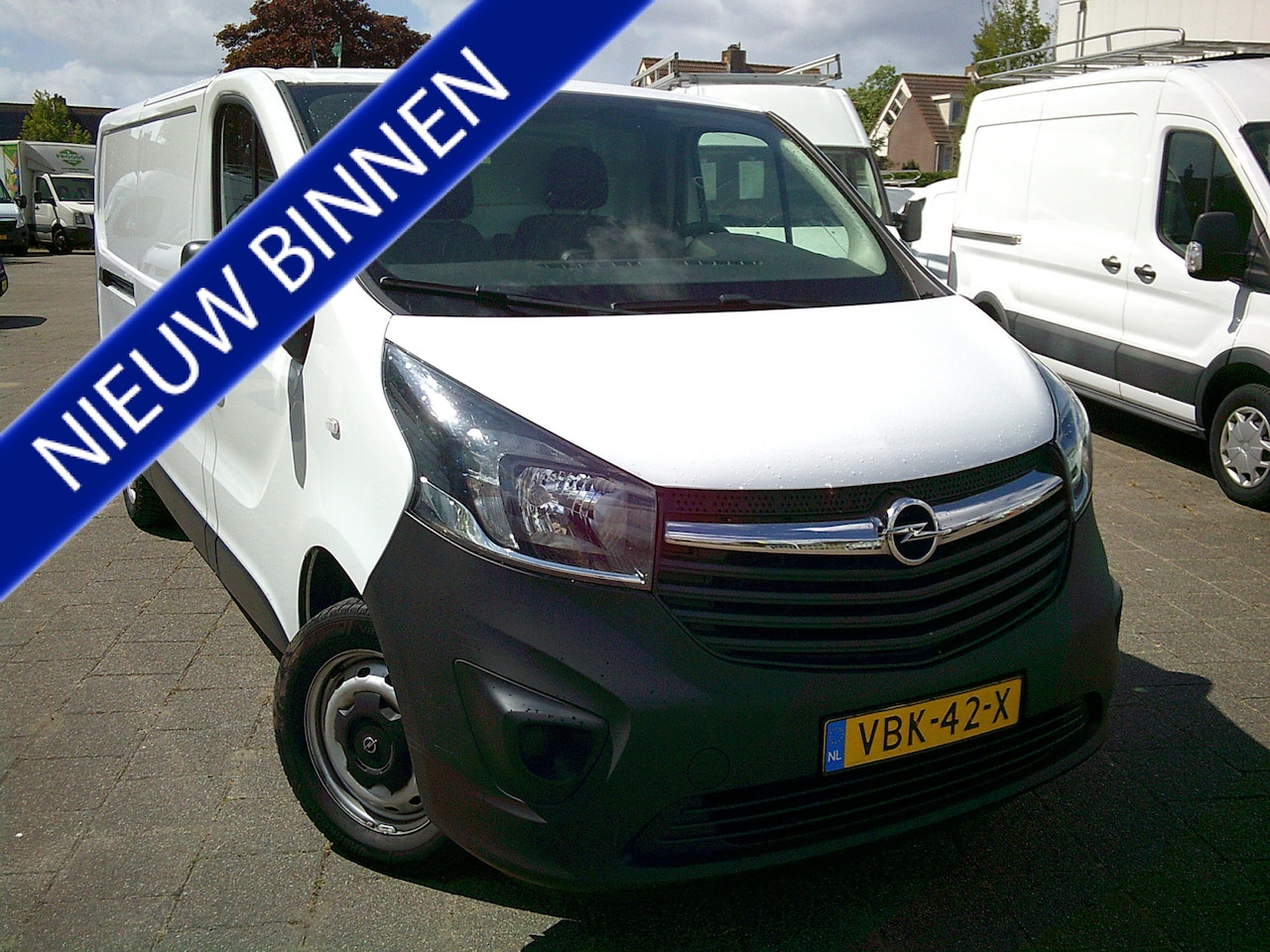 Opel Vivaro - 1.6 CDTI L2H1 Sport EcoFlex VOORZIEN VAN AIRCO+CRUISE+TREKHAAK !!! - AutoWereld.nl