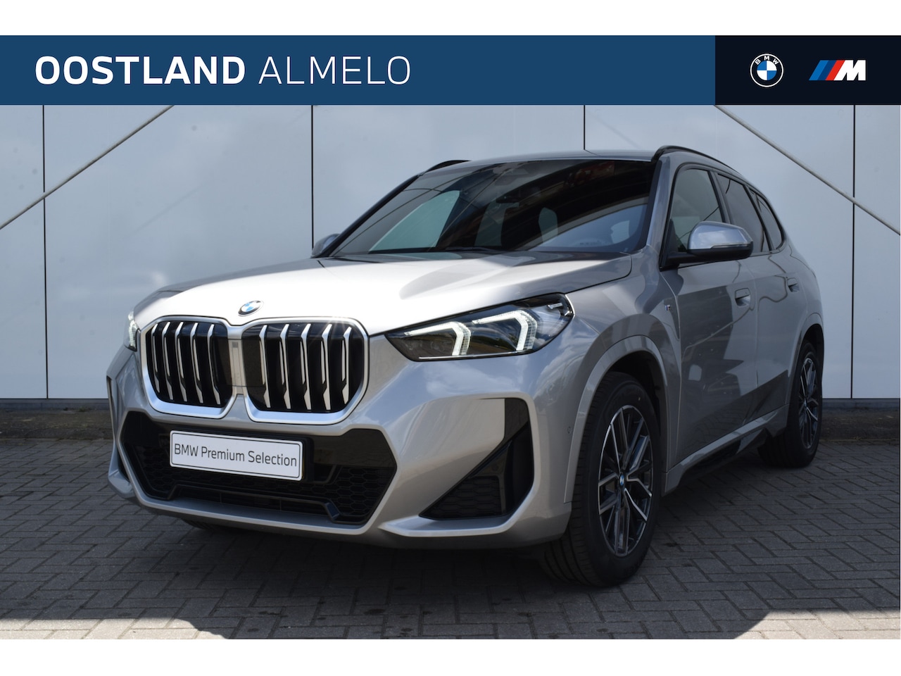 BMW X1 - sDrive20i M Sport Automaat / Trekhaak / Sportstoelen / Adaptieve LED / M Adaptief onderste - AutoWereld.nl