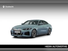 BMW i4 - eDrive35 M Sport Edition 70 kWh | 18 Inch | M-Sportpakket | Comfort Pakket | Panoramadak |