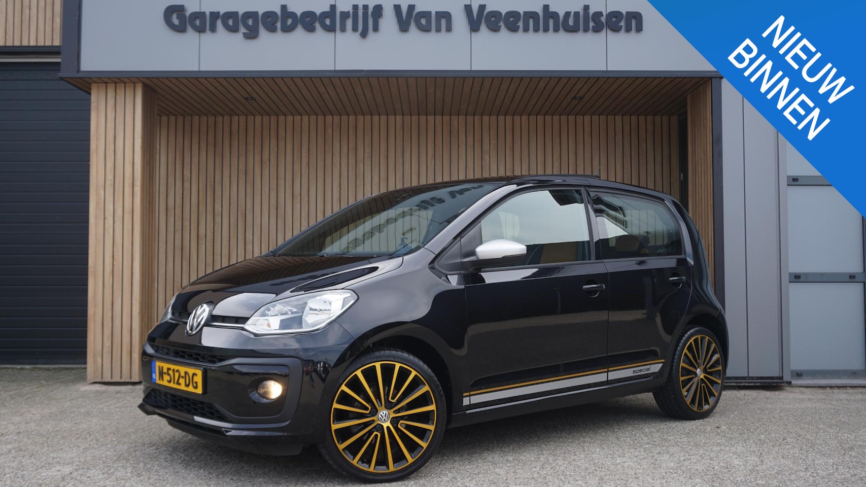 Volkswagen Up! - 1.0 75pk Automaat 5Drs Special Edition Pano.Dak Leder/Alcantara 17inch LM A-Camera Cruise - AutoWereld.nl