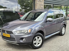 Mitsubishi Outlander - 2.0 Intro Edition | AUTOMAAT | CLIMA | PDC | TREKHAAK |