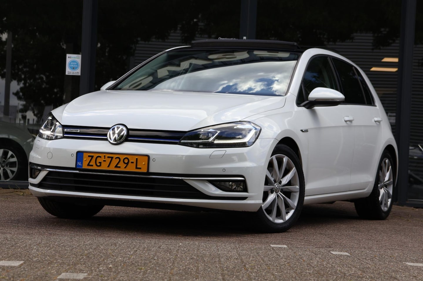 Volkswagen Golf - 1.5 TSI Highline |AUT|Panorama|Virtual| - AutoWereld.nl