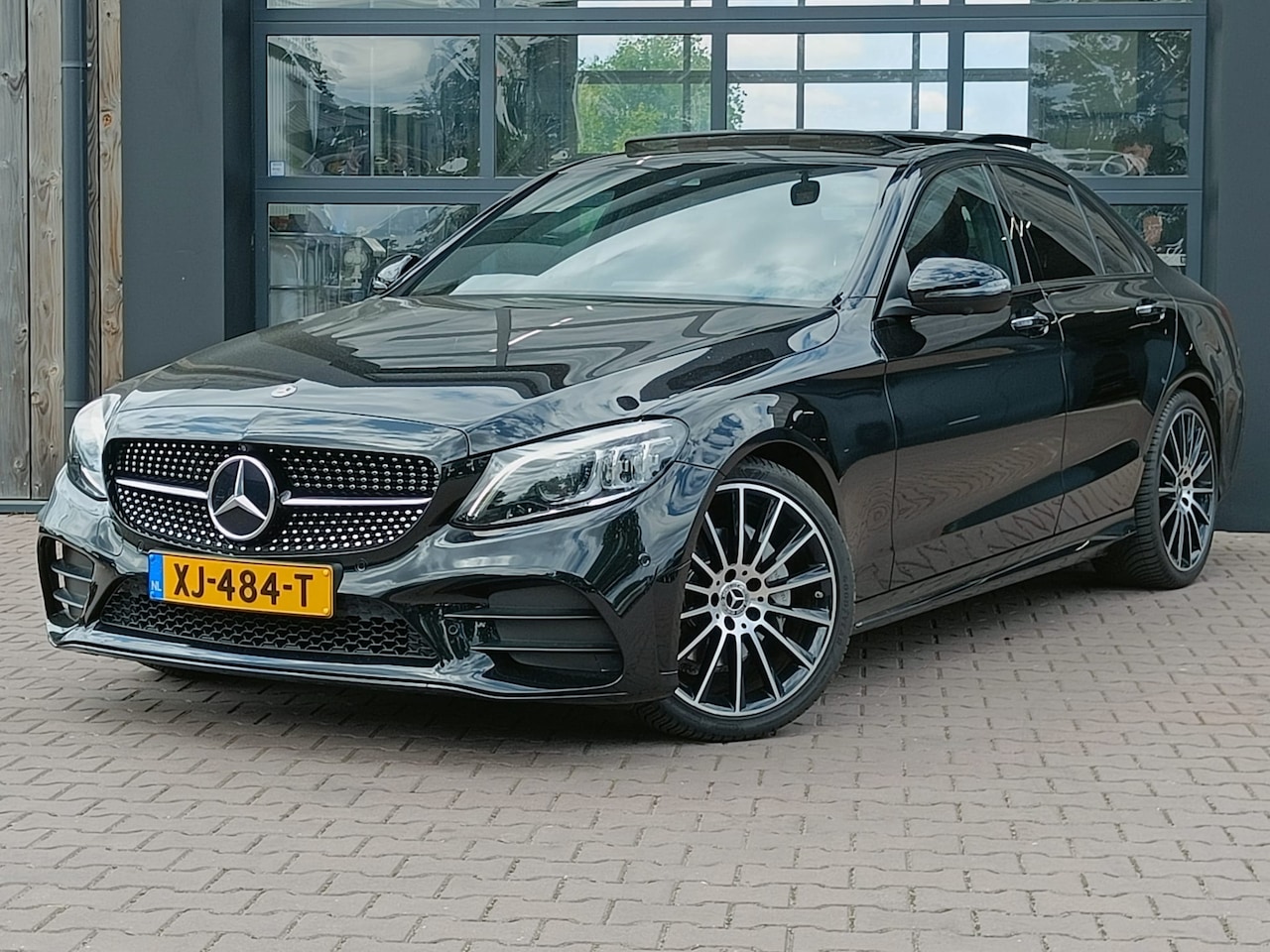 Mercedes-Benz C-klasse - 180 Premium Plus Pack 360 Camera, Burdmeister, Interieur verl, Pano, Multibeam, Lederen be - AutoWereld.nl