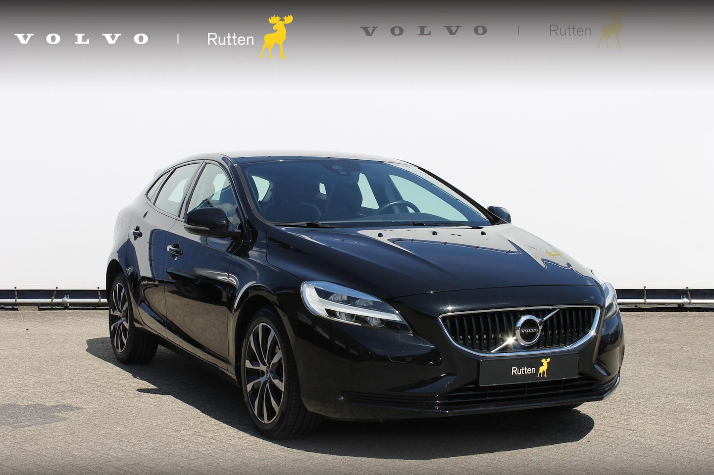 Volvo V40 - T3 152PK Automaat Dynamic Edition Dealer onderhouden / Zwarte hemel / Standkachel / Naviga - AutoWereld.nl