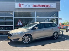 Ford Focus Wagon - 1.0 Trend Edition /Airco/Cruise/Trekhaak/Navi/PDC achter/2015