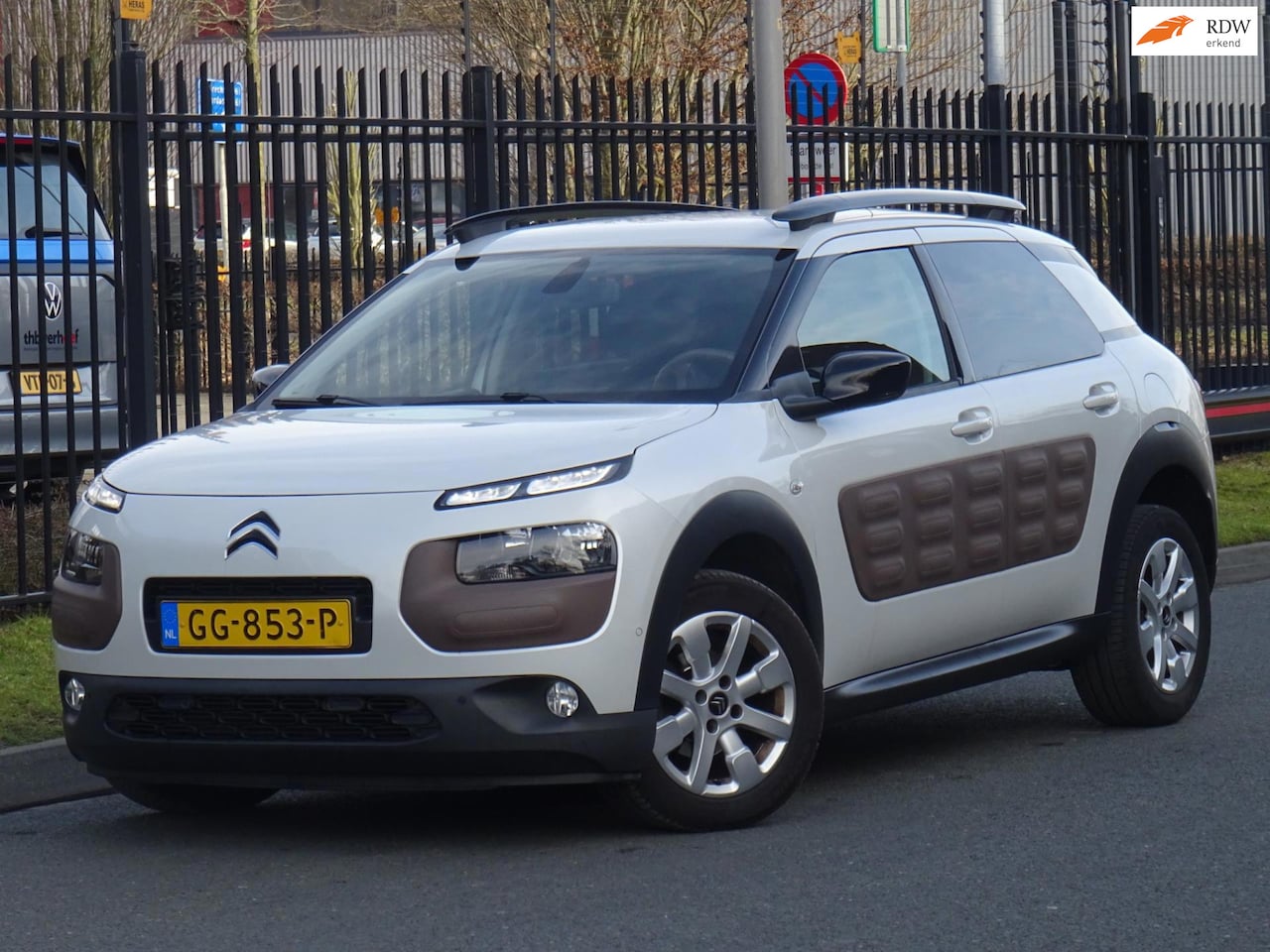 Citroën C4 Cactus - 1.6 BlueHDI Shine NAP/CAMERA/NAVI/PDC/LED - AutoWereld.nl