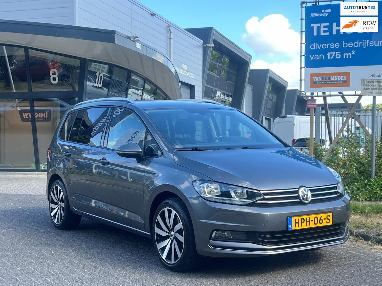 Volkswagen Touran - 1.5 TSI DSG-7 Edition 7p NAVI CARPLAYY - AutoWereld.nl