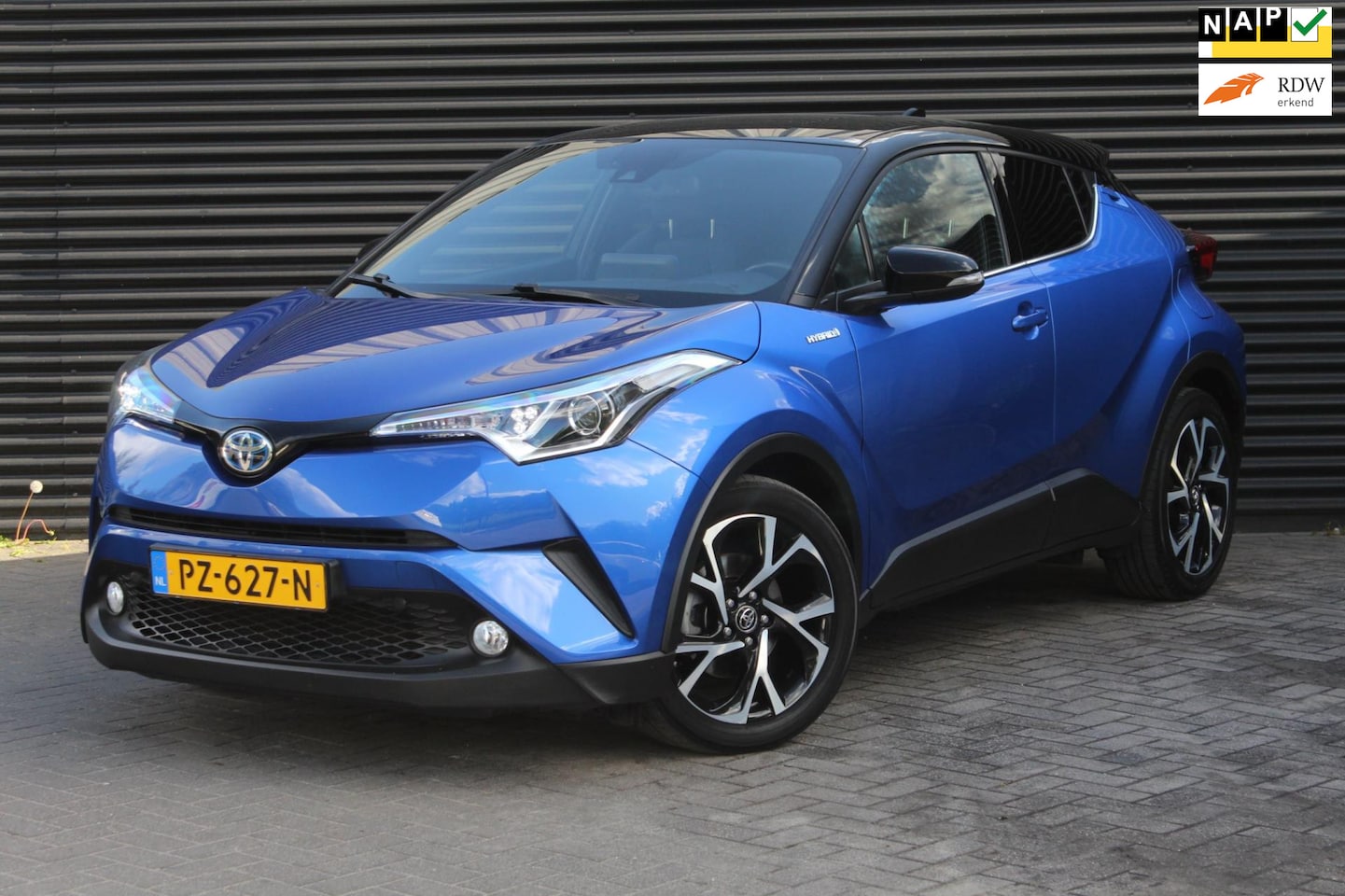 Toyota C-HR - 1.8 Hybrid Bi-Tone | Trekhaak | Dealer onderhoud | Camera | - AutoWereld.nl