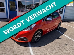 Peugeot 208 - 1.2i 110pk Allure 5-deurs Clima Leder Navi Trekhaak 2e eig