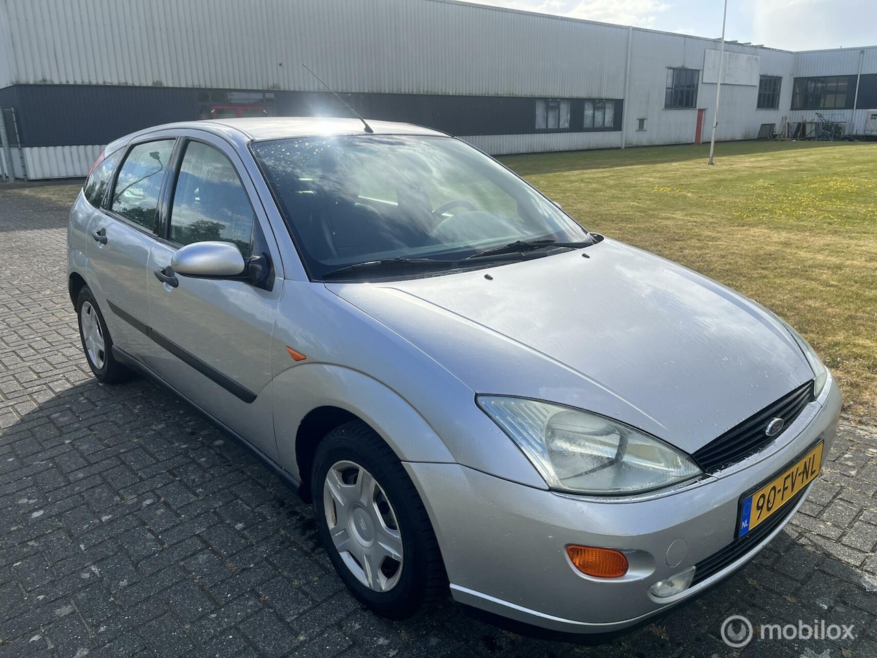 Ford Focus - 1.6-16V Ghia Automaat / APK / NAP / Airco / Leder / Trekhaak / - AutoWereld.nl