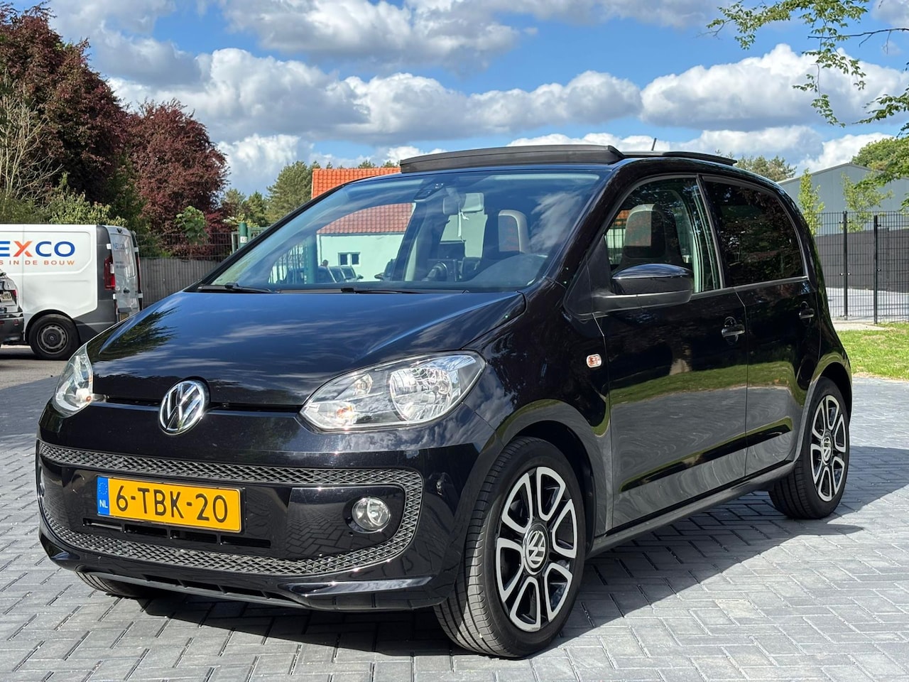Volkswagen Up! - 1.0 high up! BlueMotion/Pano/Airco/Navi/LMV/NAP - AutoWereld.nl